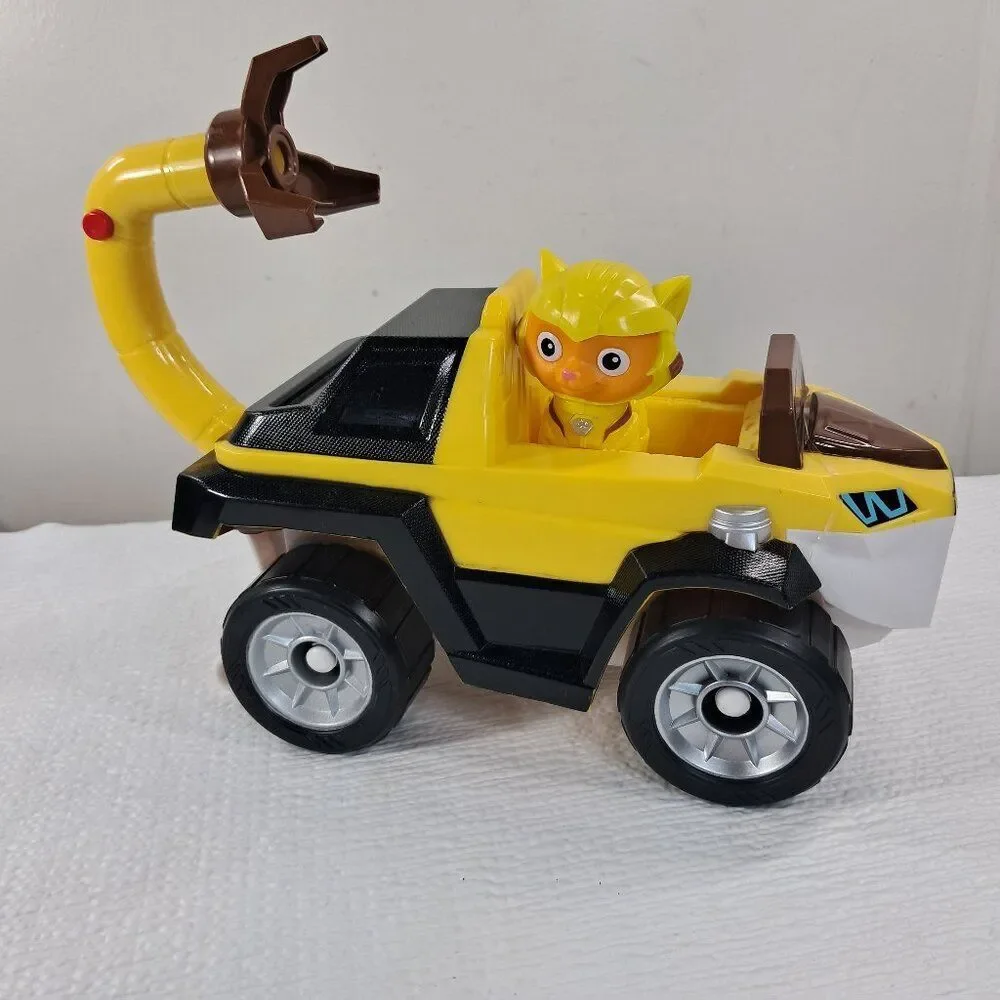 Nickelodeon Paw Patrol Cat Pack Leo’s Feature Vehicle truck car Target Exclusive